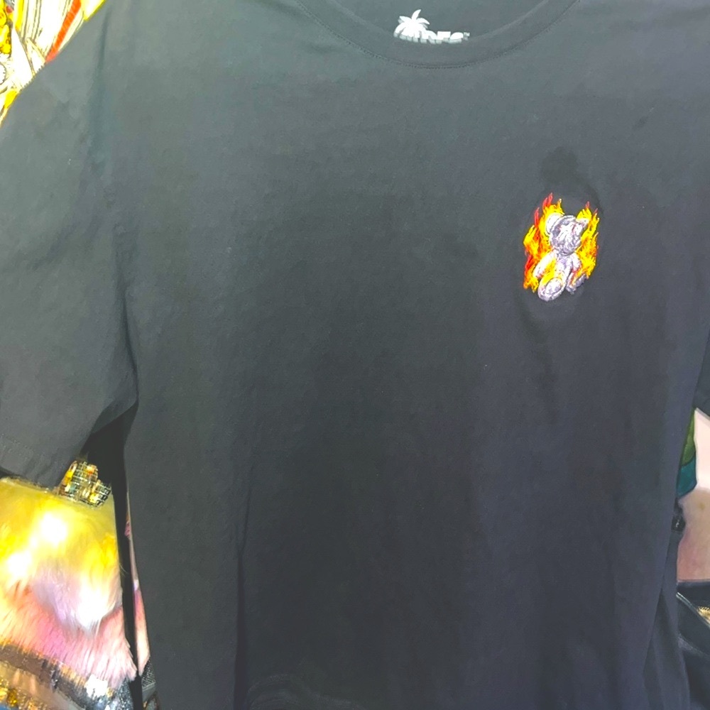 🆓 #240-(L) VIBES LEGENDARY “Burning beat” Men's T-shirt is in great shape